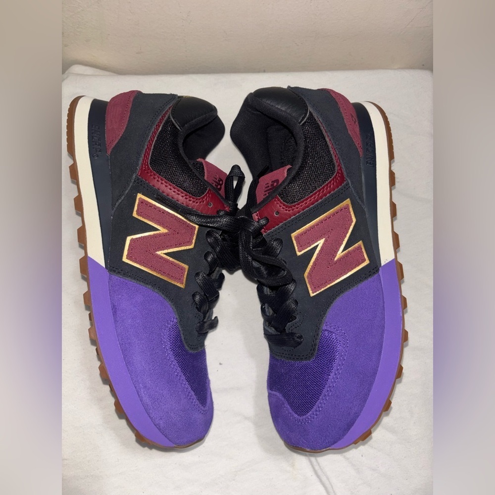 New‎ Balance 574 Black
History Month BHM 2021 Size 9